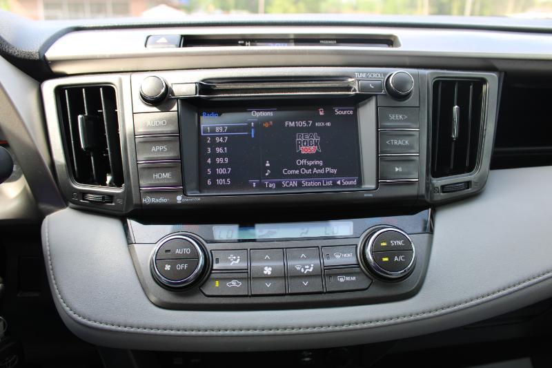 Toyota RAV4 XLE FWD 2014