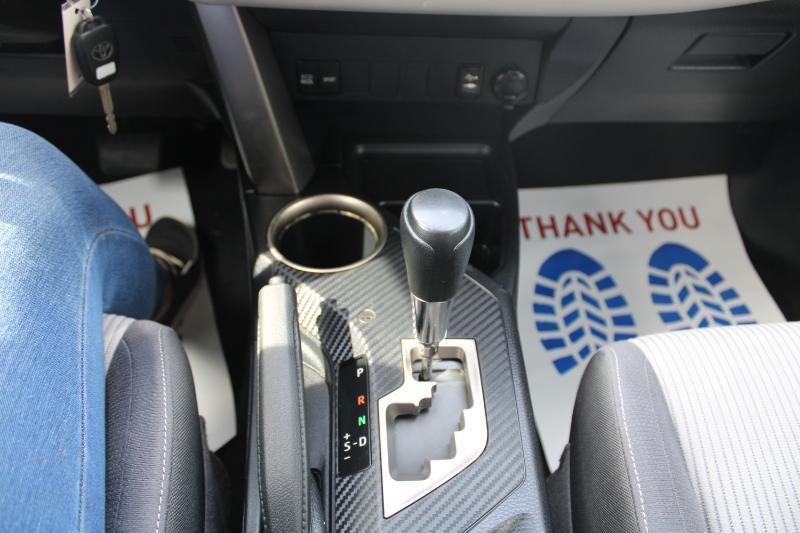Toyota RAV4 XLE FWD 2014