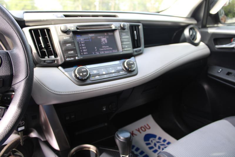 Toyota RAV4 XLE FWD 2014