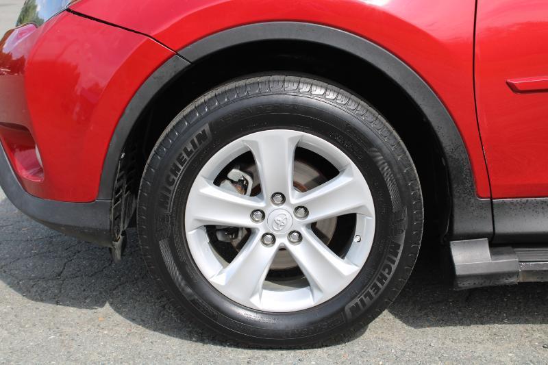 Toyota RAV4 XLE FWD 2014