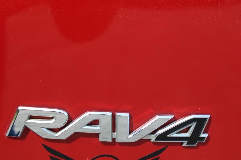 Toyota RAV4 XLE FWD 2014