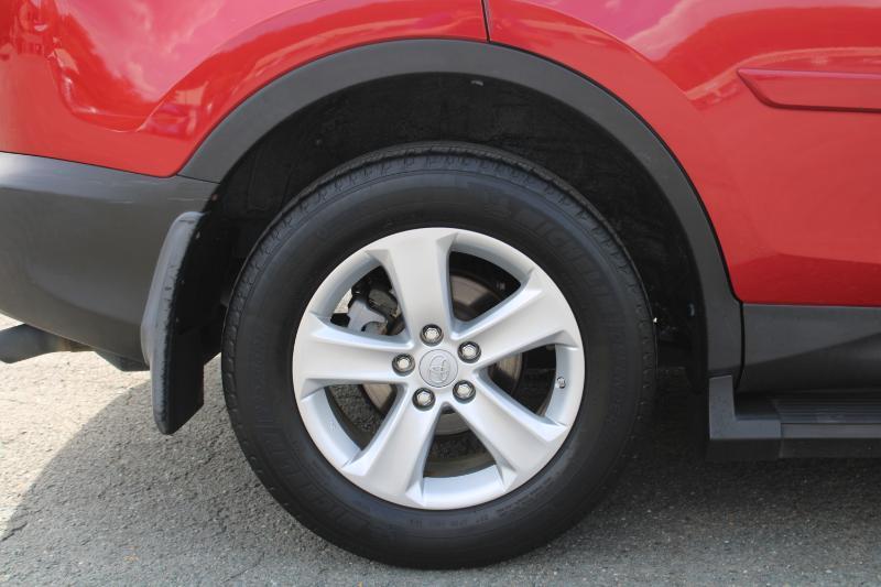 Toyota RAV4 XLE FWD 2014