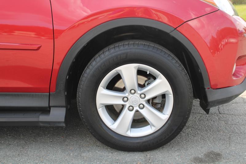 Toyota RAV4 XLE FWD 2014
