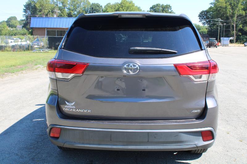 Toyota Highlander LE Plus AWD V6 2017