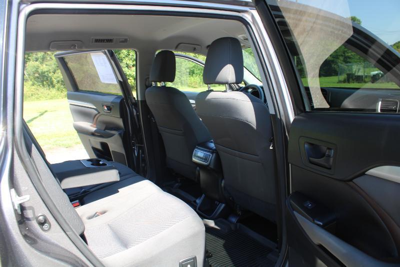 Toyota Highlander LE Plus AWD V6 2017