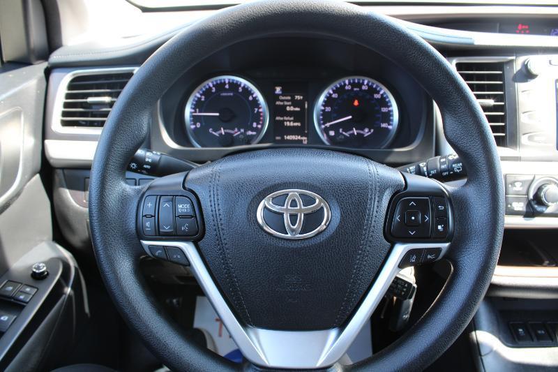 Toyota Highlander LE Plus AWD V6 2017