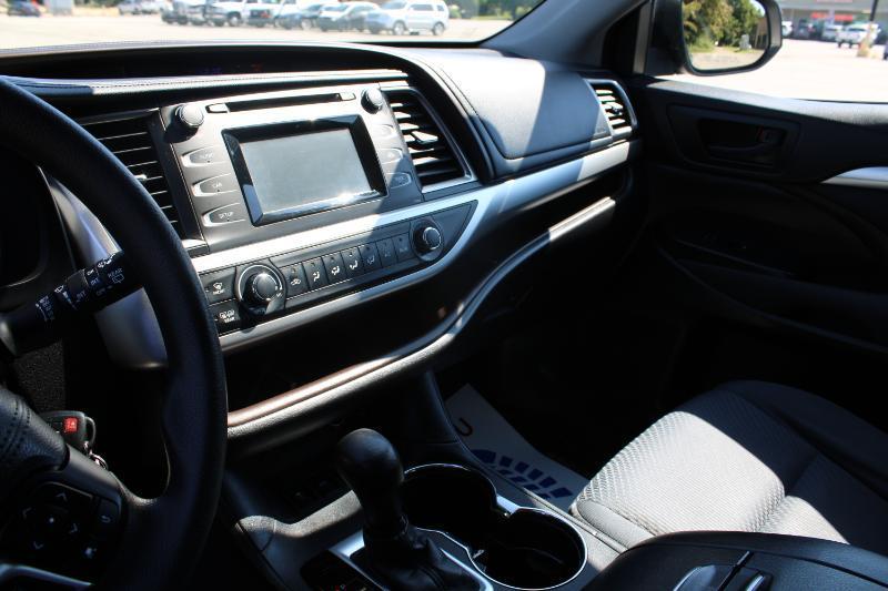 Toyota Highlander LE Plus AWD V6 2017