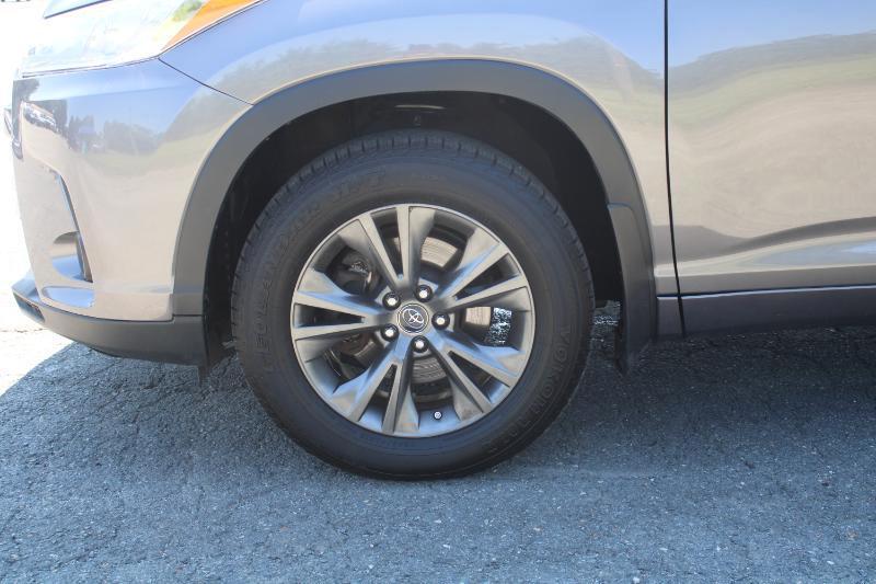 Toyota Highlander LE Plus AWD V6 2017