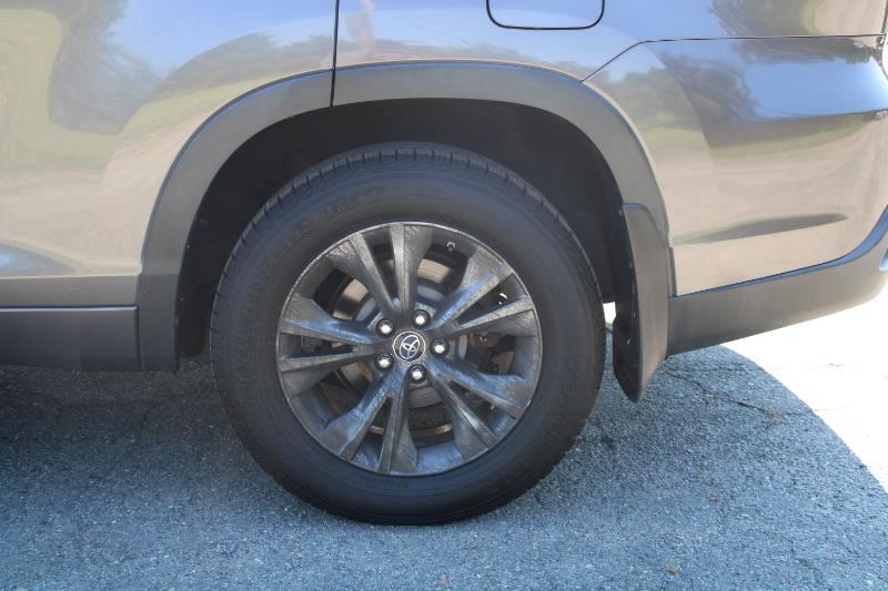 Toyota Highlander LE Plus AWD V6 2017