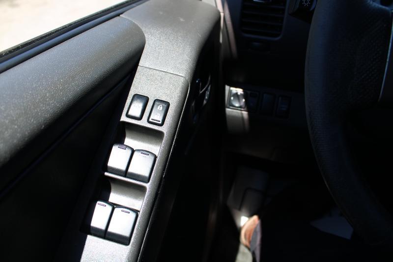 Nissan Frontier PRO-4X Crew Cab 4WD 2011