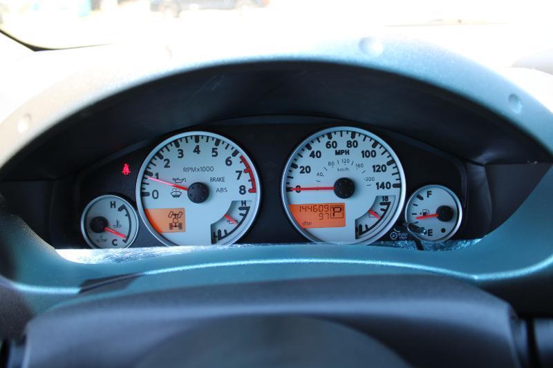 Nissan Frontier PRO-4X Crew Cab 4WD 2011