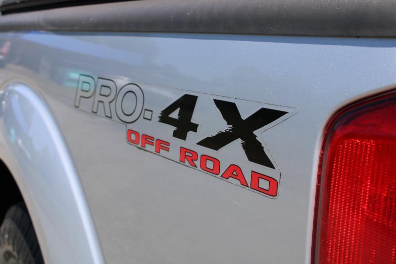 Nissan Frontier PRO-4X Crew Cab 4WD 2011