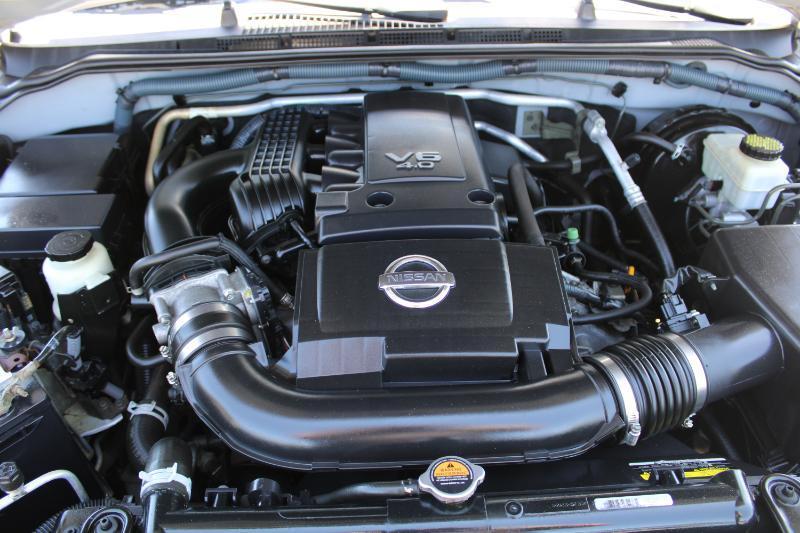 Nissan Frontier PRO-4X Crew Cab 4WD 2011