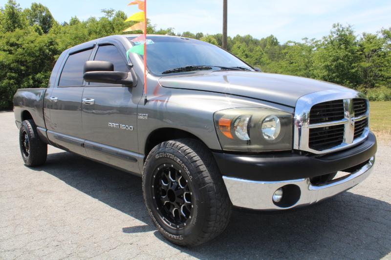 Dodge Ram 1500 SLT Mega Cab 2WD 2007