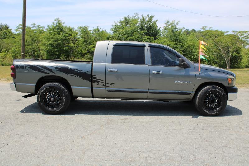 Dodge Ram 1500 SLT Mega Cab 2WD 2007