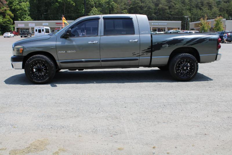 Dodge Ram 1500 SLT Mega Cab 2WD 2007