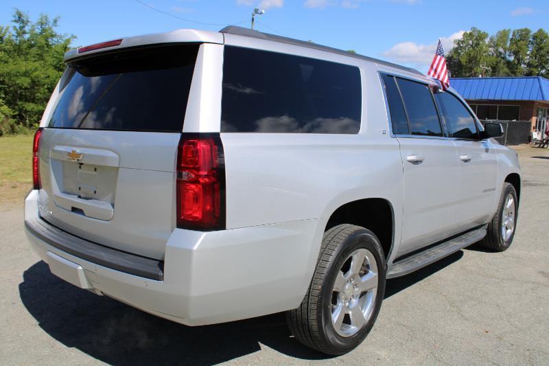 Chevrolet Suburban LT 4WD 2017