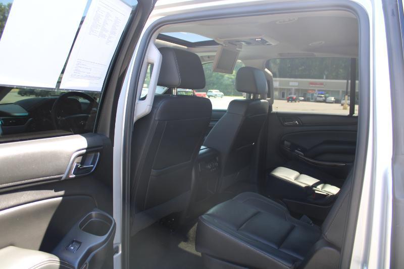 Chevrolet Suburban LT 4WD 2017