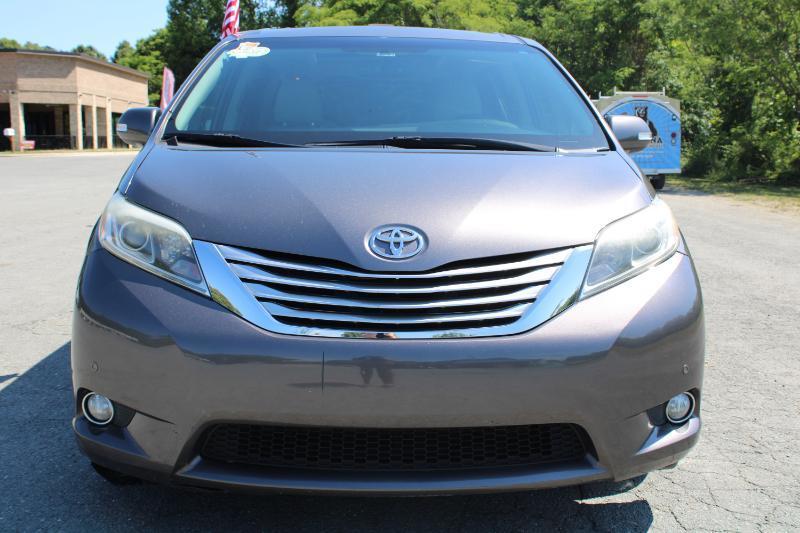 Toyota Sienna  2016