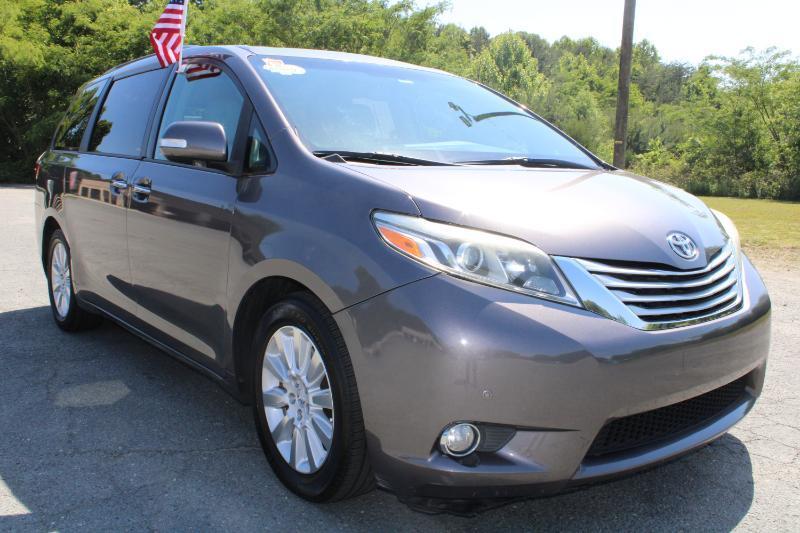 Toyota Sienna  2016