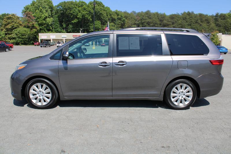 Toyota Sienna  2016