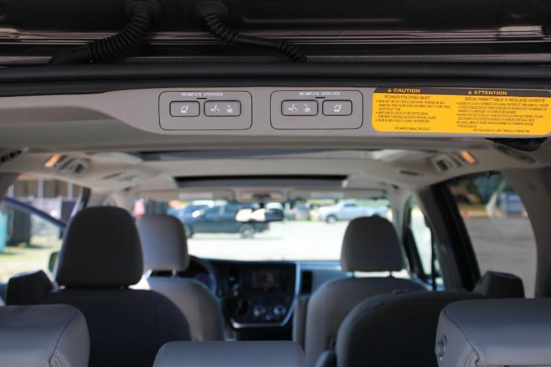 Toyota Sienna  2016