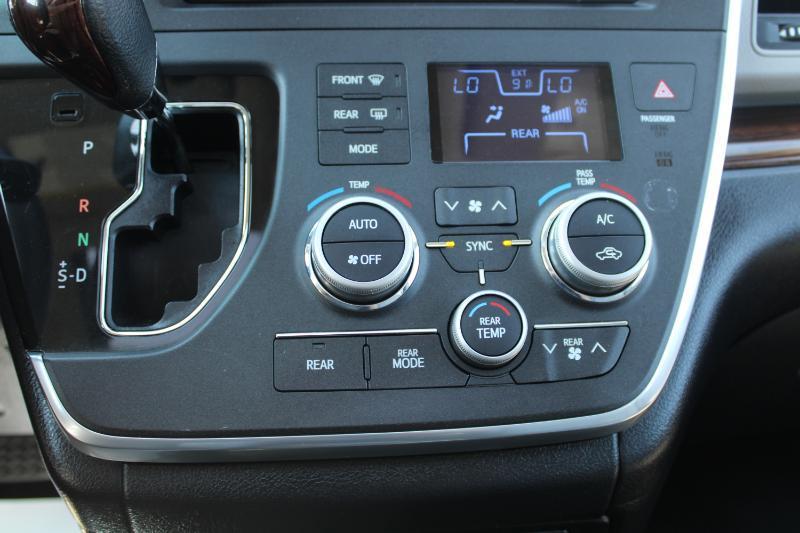 Toyota Sienna  2016