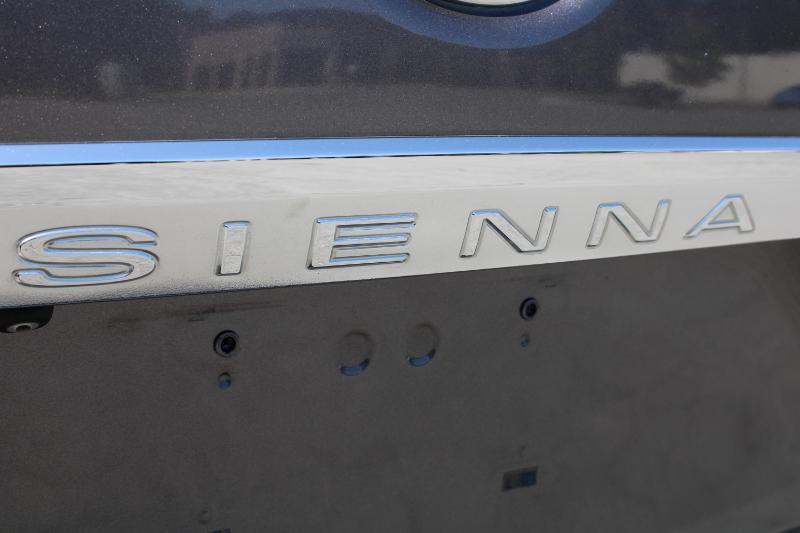 Toyota Sienna  2016