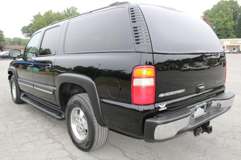 Chevrolet Suburban 1500 2WD 2002