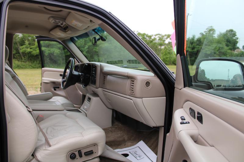 Chevrolet Suburban 1500 2WD 2002