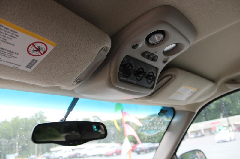 Chevrolet Suburban 1500 2WD 2002