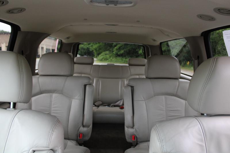 Chevrolet Suburban 1500 2WD 2002