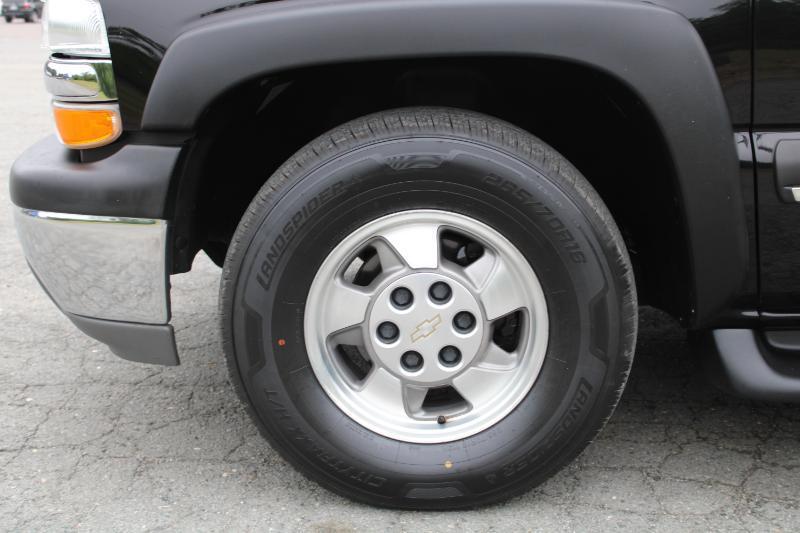 Chevrolet Suburban 1500 2WD 2002