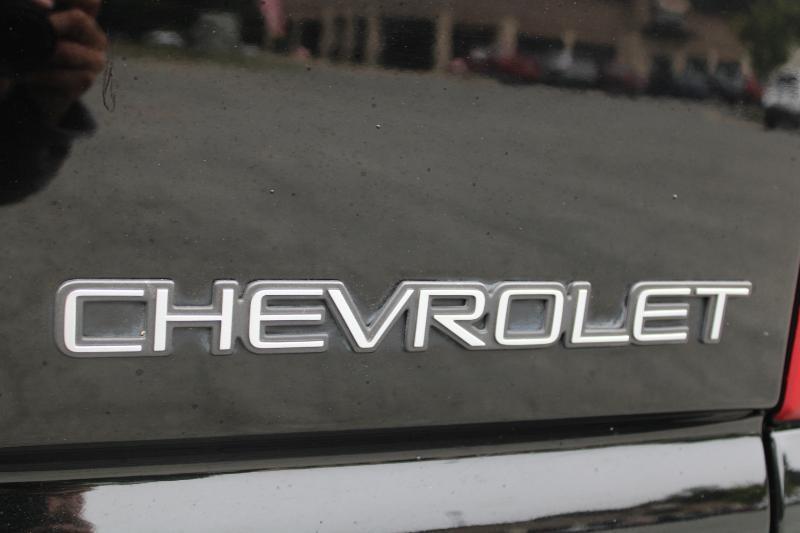 Chevrolet Suburban 1500 2WD 2002