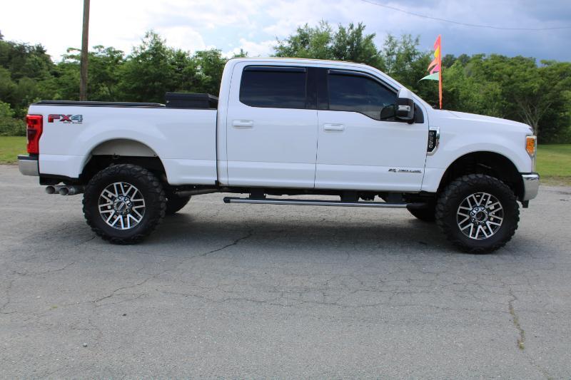 Ford F-250 SD Lariat Crew Cab 4WD 2017