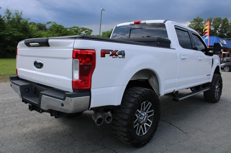 Ford F-250 SD Lariat Crew Cab 4WD 2017