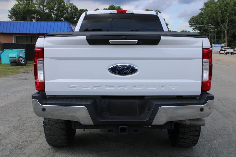 Ford F-250 SD Lariat Crew Cab 4WD 2017