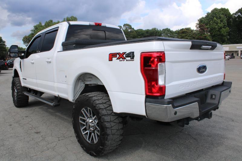Ford F-250 SD Lariat Crew Cab 4WD 2017