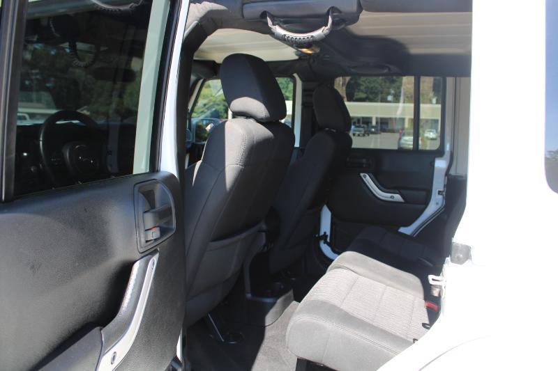 Jeep Wrangler Unlimited Sahara 4WD 2012