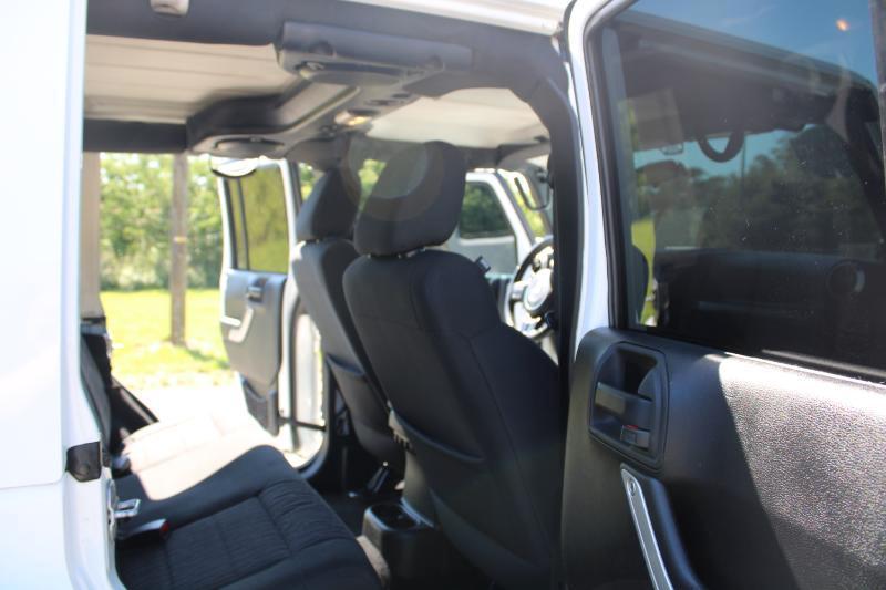 Jeep Wrangler Unlimited Sahara 4WD 2012