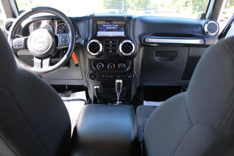 Jeep Wrangler Unlimited Sahara 4WD 2012