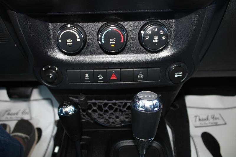 Jeep Wrangler Unlimited Sahara 4WD 2012