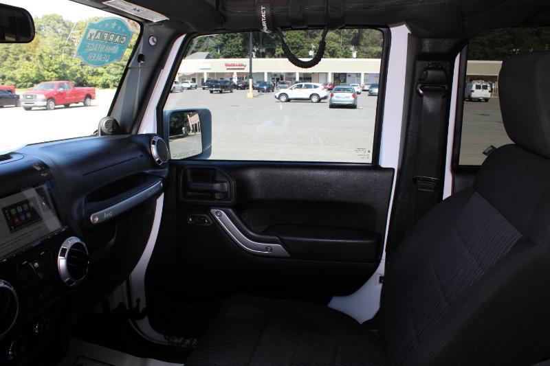 Jeep Wrangler Unlimited Sahara 4WD 2012