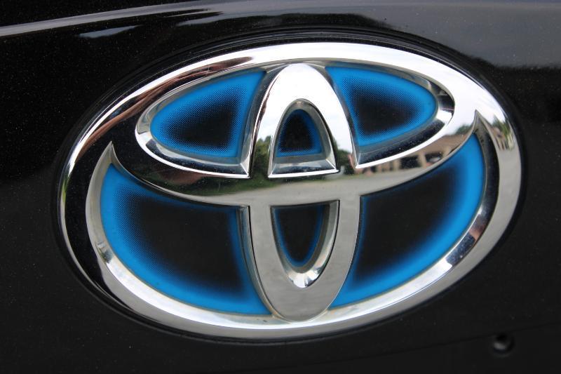 Toyota Prius Persona Series Special Edition 2013