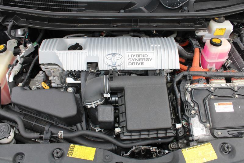 Toyota Prius Persona Series Special Edition 2013
