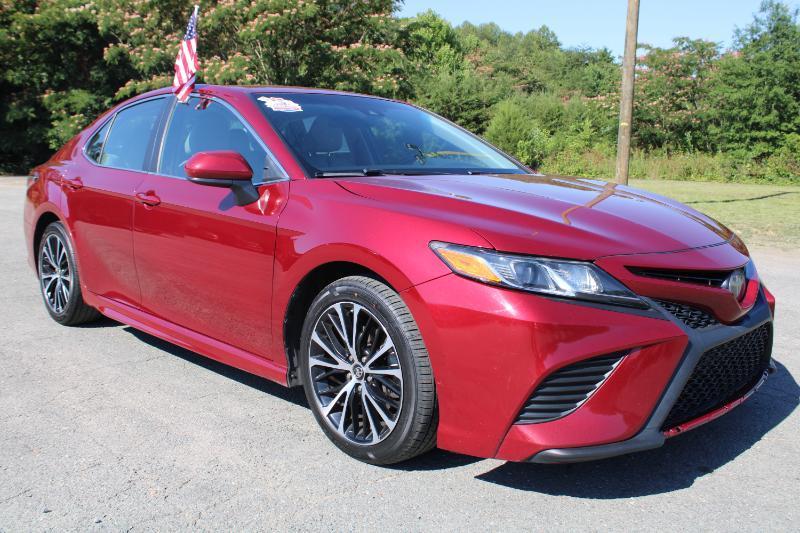 Toyota Camry SE 2018