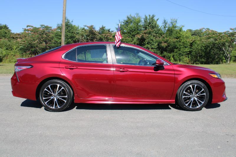 Toyota Camry SE 2018