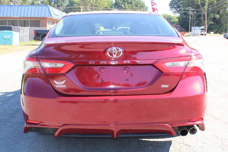 Toyota Camry SE 2018