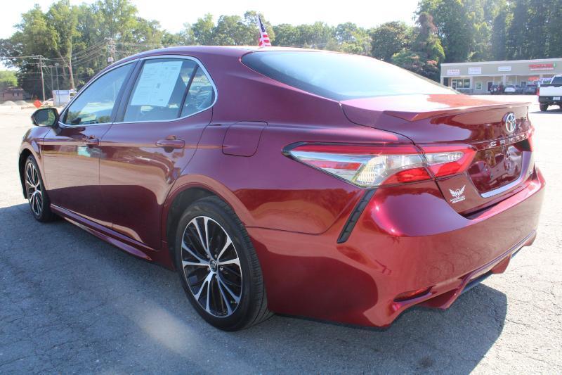 Toyota Camry SE 2018