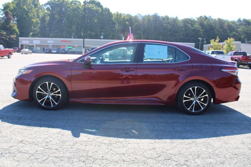 Toyota Camry SE 2018